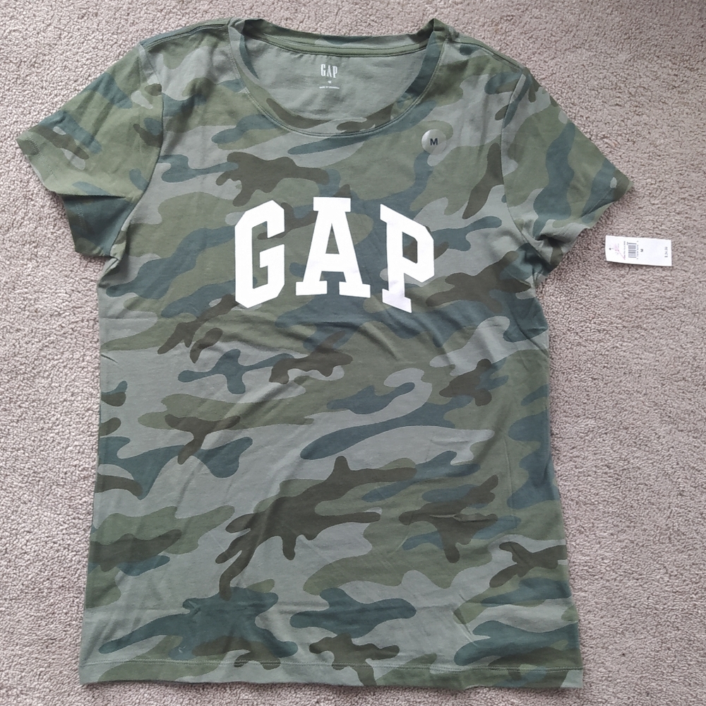 GAP T-shirt